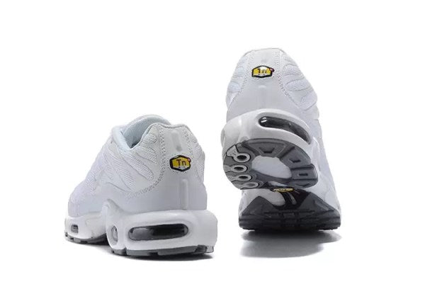 Air Max Plus TN 1 “Triple White” (sola cinza)