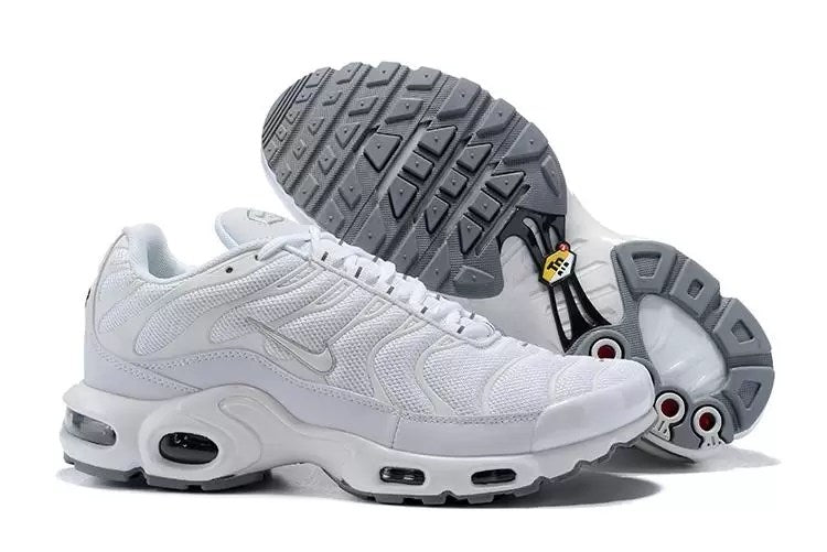 Air Max Plus TN 1 “Triple White” (sola cinza)