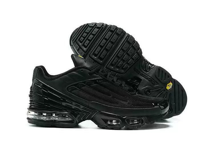 NIKE AIR MAX PLUS TN III "TRIPLE BLACK" - PRONTA ENTREGA